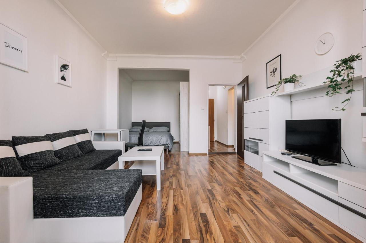 ברטיסלאבה Cozy Apartment In Ruzinov מראה חיצוני תמונה