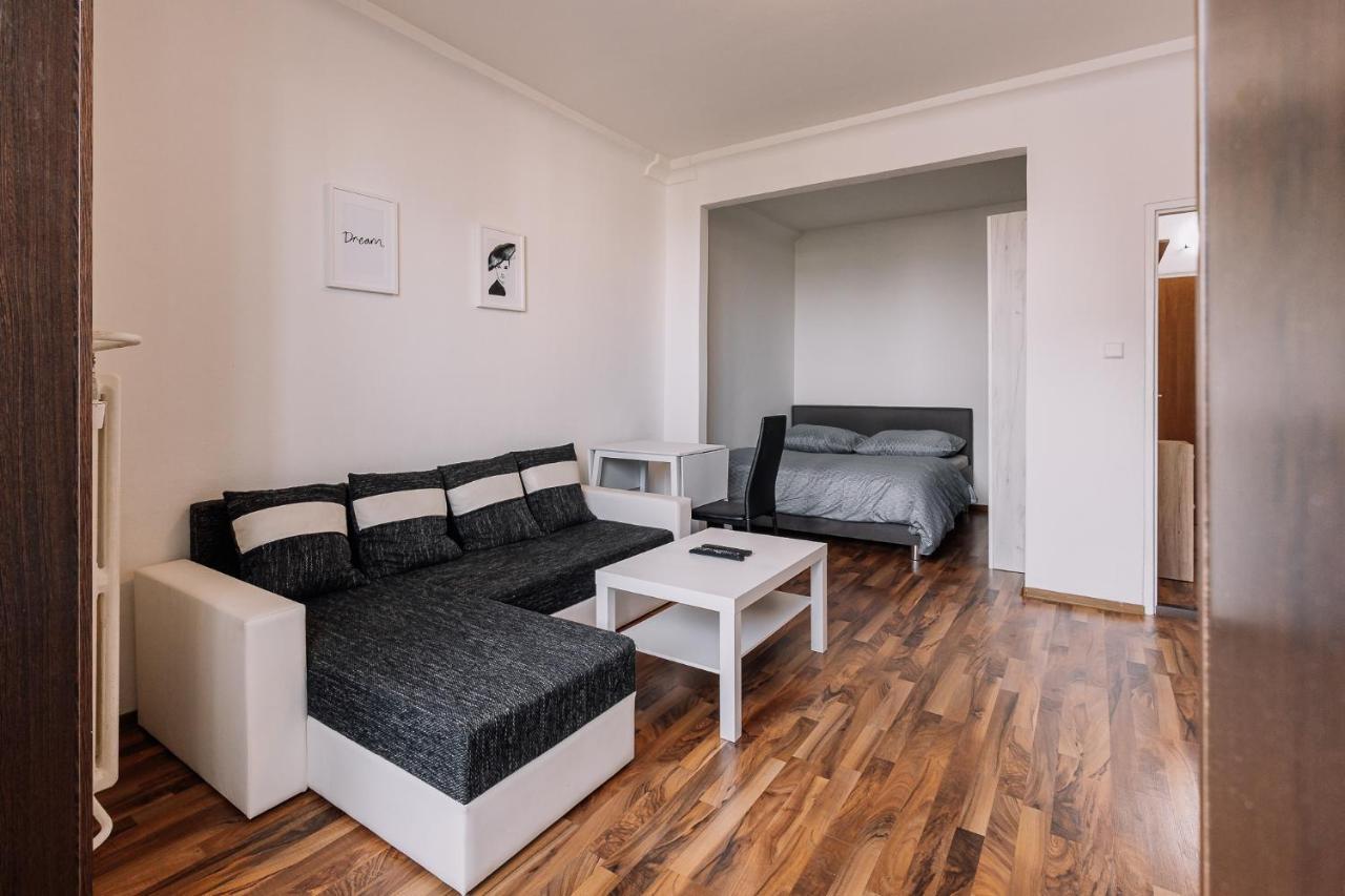 ברטיסלאבה Cozy Apartment In Ruzinov מראה חיצוני תמונה