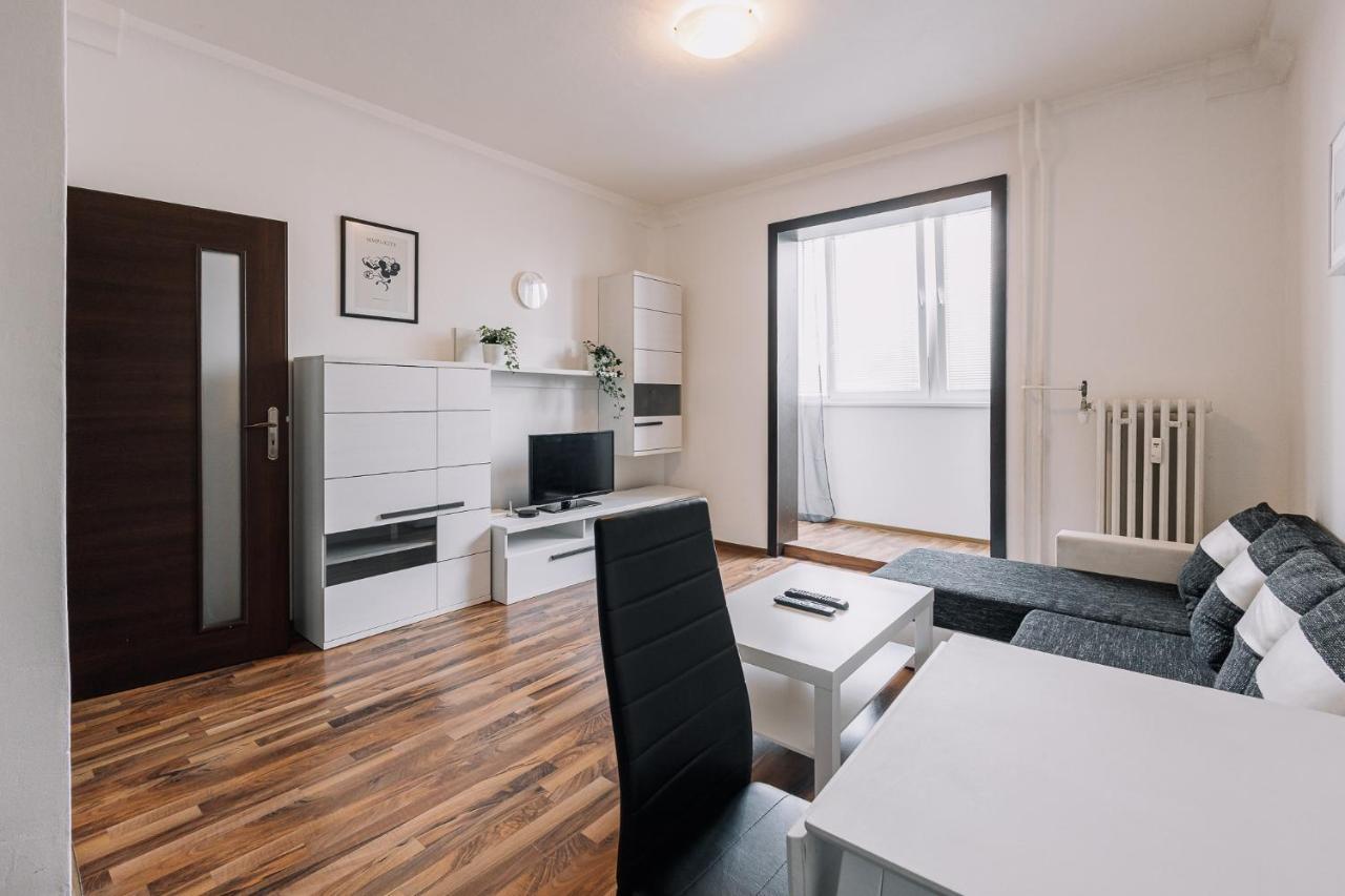 ברטיסלאבה Cozy Apartment In Ruzinov מראה חיצוני תמונה